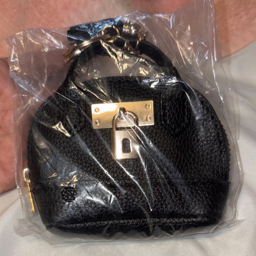 Elegant Black Textured Women's Bag